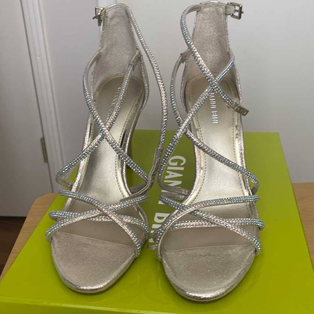 Gianni Bini size 8 women formal 4 inch heels